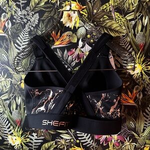 SHEFIT 4Luxe NWT Women's Black & Copper Medium compression Sports Bra